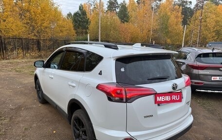 Toyota RAV4, 2019 год, 2 850 000 рублей, 4 фотография