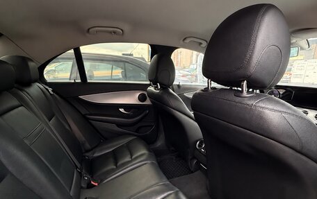 Mercedes-Benz E-Класс, 2019 год, 1 800 000 рублей, 14 фотография