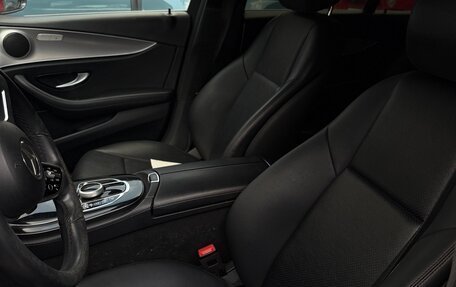 Mercedes-Benz E-Класс, 2019 год, 1 800 000 рублей, 12 фотография