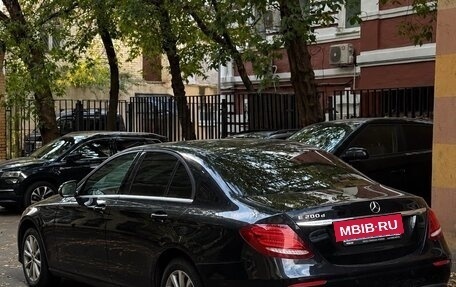 Mercedes-Benz E-Класс, 2019 год, 1 800 000 рублей, 5 фотография
