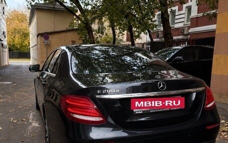 Mercedes-Benz E-Класс, 2019 год, 1 800 000 рублей, 6 фотография