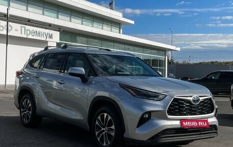 Toyota Highlander, 2020 год, 4 790 000 рублей, 3 фотография