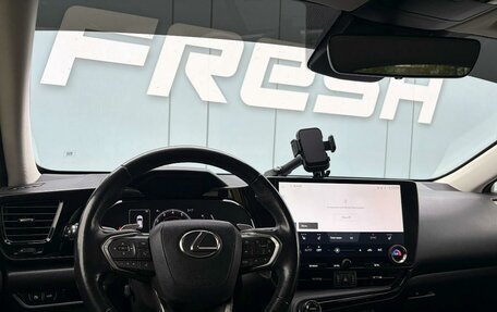 Lexus NX, 2021 год, 5 999 000 рублей, 6 фотография
