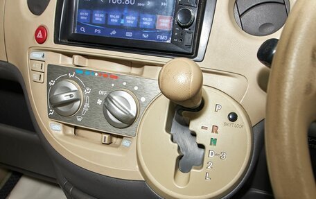 Toyota Sienta I, 2009 год, 579 000 рублей, 14 фотография