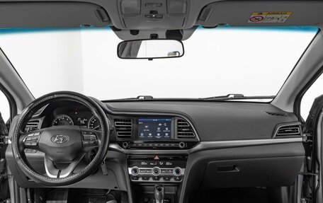 Hyundai Elantra VI рестайлинг, 2019 год, 1 688 000 рублей, 7 фотография