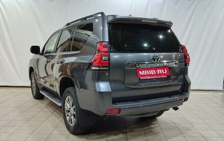 Toyota Land Cruiser Prado 150 рестайлинг 2, 2017 год, 4 550 000 рублей, 6 фотография