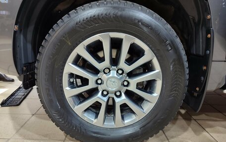 Toyota Land Cruiser Prado 150 рестайлинг 2, 2017 год, 4 550 000 рублей, 10 фотография