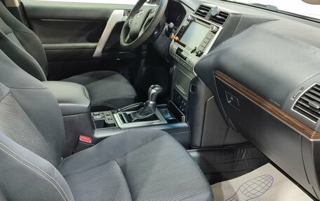 Toyota Land Cruiser Prado 150 рестайлинг 2, 2017 год, 4 550 000 рублей, 13 фотография