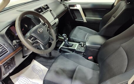 Toyota Land Cruiser Prado 150 рестайлинг 2, 2017 год, 4 550 000 рублей, 17 фотография