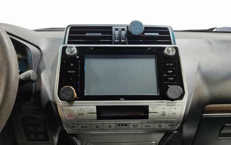 Toyota Land Cruiser Prado 150 рестайлинг 2, 2017 год, 4 550 000 рублей, 16 фотография