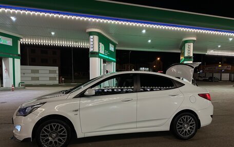 Hyundai Solaris II рестайлинг, 2015 год, 750 000 рублей, 2 фотография