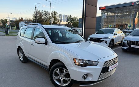 Mitsubishi Outlander III рестайлинг 3, 2010 год, 995 000 рублей, 3 фотография