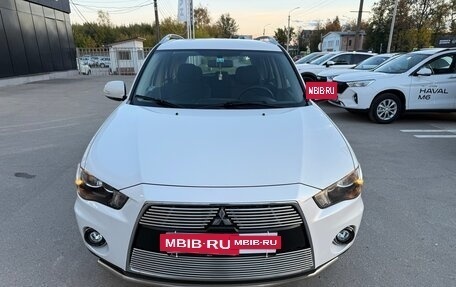 Mitsubishi Outlander III рестайлинг 3, 2010 год, 995 000 рублей, 2 фотография