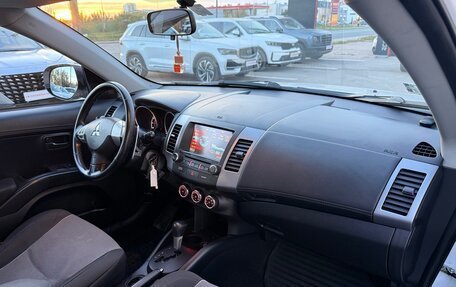 Mitsubishi Outlander III рестайлинг 3, 2010 год, 995 000 рублей, 11 фотография