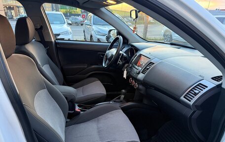 Mitsubishi Outlander III рестайлинг 3, 2010 год, 995 000 рублей, 10 фотография