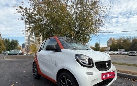 Smart Fortwo III, 2018 год, 1 050 000 рублей, 2 фотография