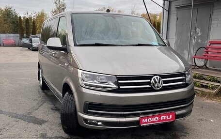 Volkswagen Multivan T6 рестайлинг, 2018 год, 4 200 000 рублей, 1 фотография