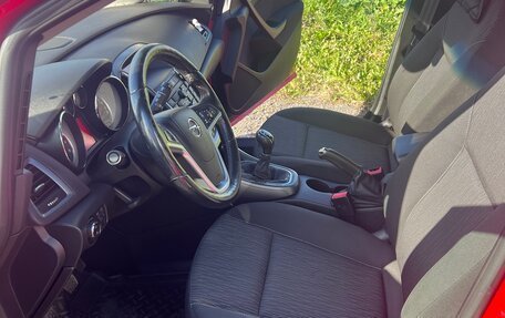 Opel Astra J, 2014 год, 850 000 рублей, 11 фотография