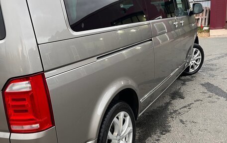 Volkswagen Multivan T6 рестайлинг, 2018 год, 4 200 000 рублей, 5 фотография