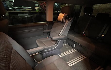 Volkswagen Multivan T6 рестайлинг, 2018 год, 4 200 000 рублей, 10 фотография