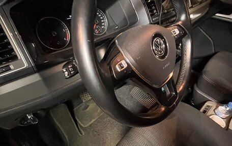Volkswagen Multivan T6 рестайлинг, 2018 год, 4 200 000 рублей, 11 фотография