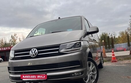 Volkswagen Multivan T6 рестайлинг, 2018 год, 4 200 000 рублей, 7 фотография