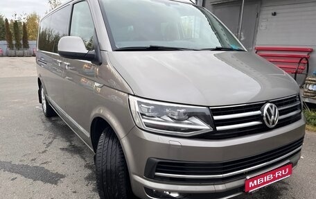 Volkswagen Multivan T6 рестайлинг, 2018 год, 4 200 000 рублей, 8 фотография