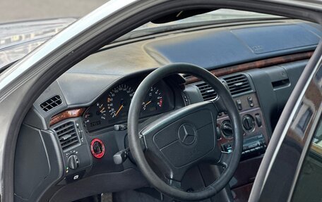 Mercedes-Benz E-Класс, 1997 год, 760 000 рублей, 4 фотография