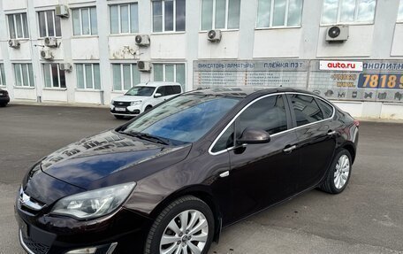 Opel Astra J, 2013 год, 970 000 рублей, 3 фотография