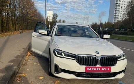 BMW 5 серия, 2021 год, 4 450 000 рублей, 2 фотография