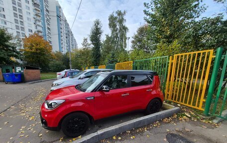 KIA Soul II рестайлинг, 2019 год, 1 800 000 рублей, 3 фотография