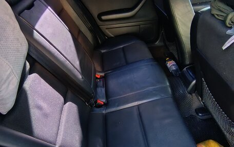Audi A4, 2004 год, 930 000 рублей, 10 фотография