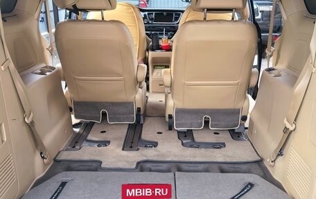 KIA Carnival III, 2019 год, 3 300 000 рублей, 7 фотография