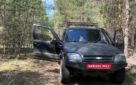 Chevrolet Niva I рестайлинг, 2005 год, 380 000 рублей, 10 фотография