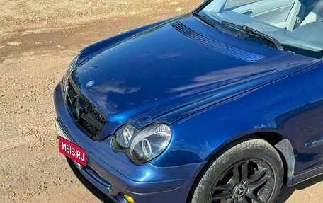 Mercedes-Benz C-Класс, 2004 год, 550 000 рублей, 2 фотография