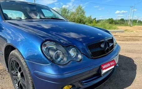 Mercedes-Benz C-Класс, 2004 год, 550 000 рублей, 4 фотография