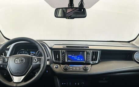 Toyota RAV4, 2017 год, 1 975 000 рублей, 5 фотография