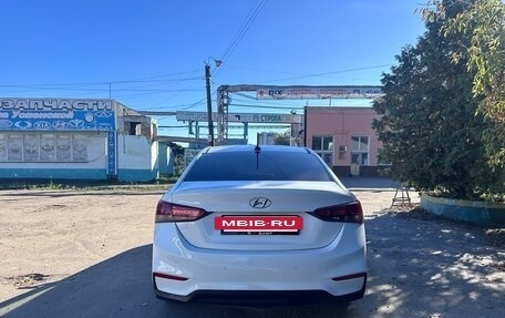 Hyundai Solaris II рестайлинг, 2017 год, 1 350 000 рублей, 2 фотография