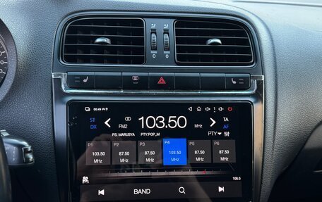 Volkswagen Polo VI (EU Market), 2015 год, 930 000 рублей, 35 фотография