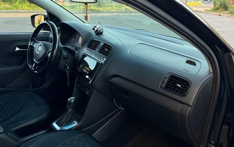 Volkswagen Polo VI (EU Market), 2015 год, 930 000 рублей, 29 фотография