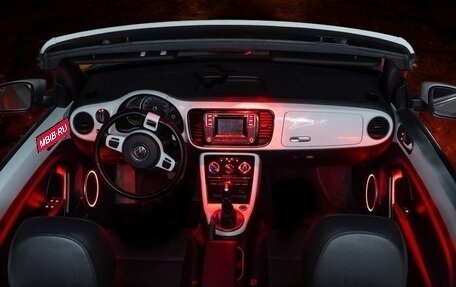 Volkswagen Beetle, 2018 год, 1 600 000 рублей, 12 фотография