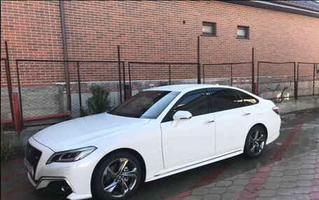 Toyota Crown, 2018 год, 3 600 000 рублей, 3 фотография