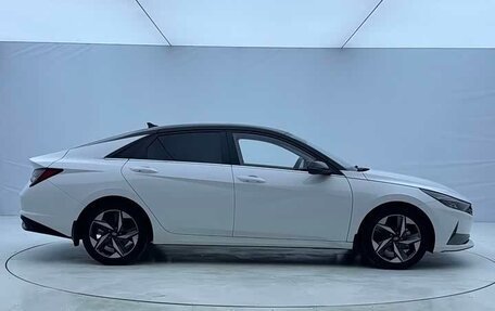 Hyundai Elantra, 2022 год, 1 234 000 рублей, 30 фотография