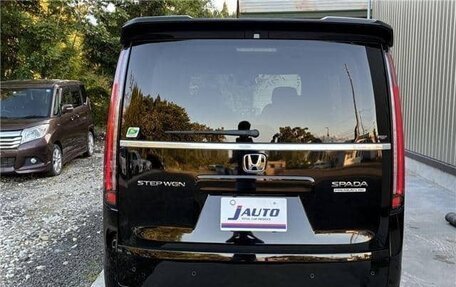 Honda Stepwgn, 2023 год, 1 920 000 рублей, 4 фотография