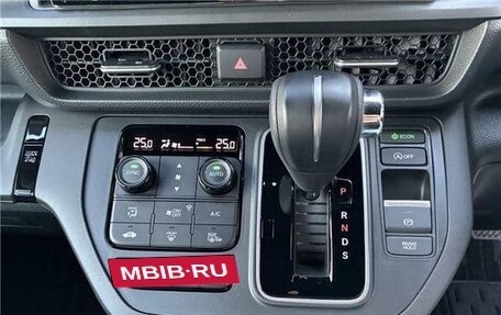 Honda Stepwgn, 2023 год, 1 920 000 рублей, 17 фотография