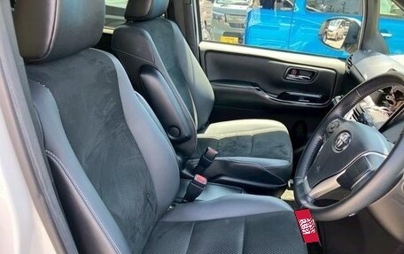 Toyota Voxy III, 2021 год, 2 250 000 рублей, 17 фотография