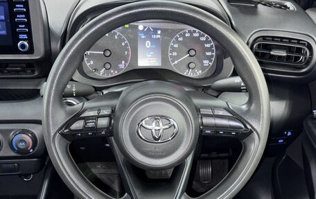 Toyota Yaris, 2021 год, 1 130 000 рублей, 13 фотография