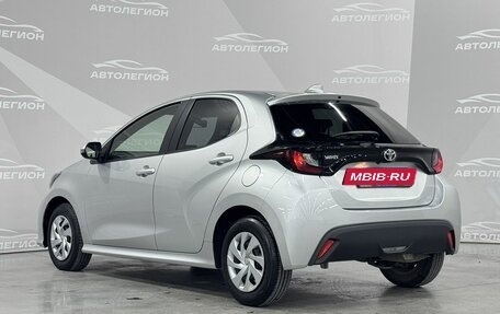 Toyota Yaris, 2021 год, 1 130 000 рублей, 3 фотография
