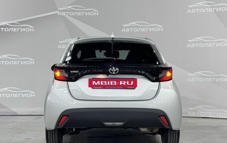 Toyota Yaris, 2021 год, 1 130 000 рублей, 4 фотография