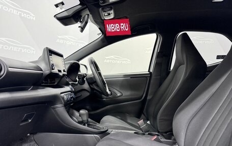 Toyota Yaris, 2021 год, 1 130 000 рублей, 9 фотография